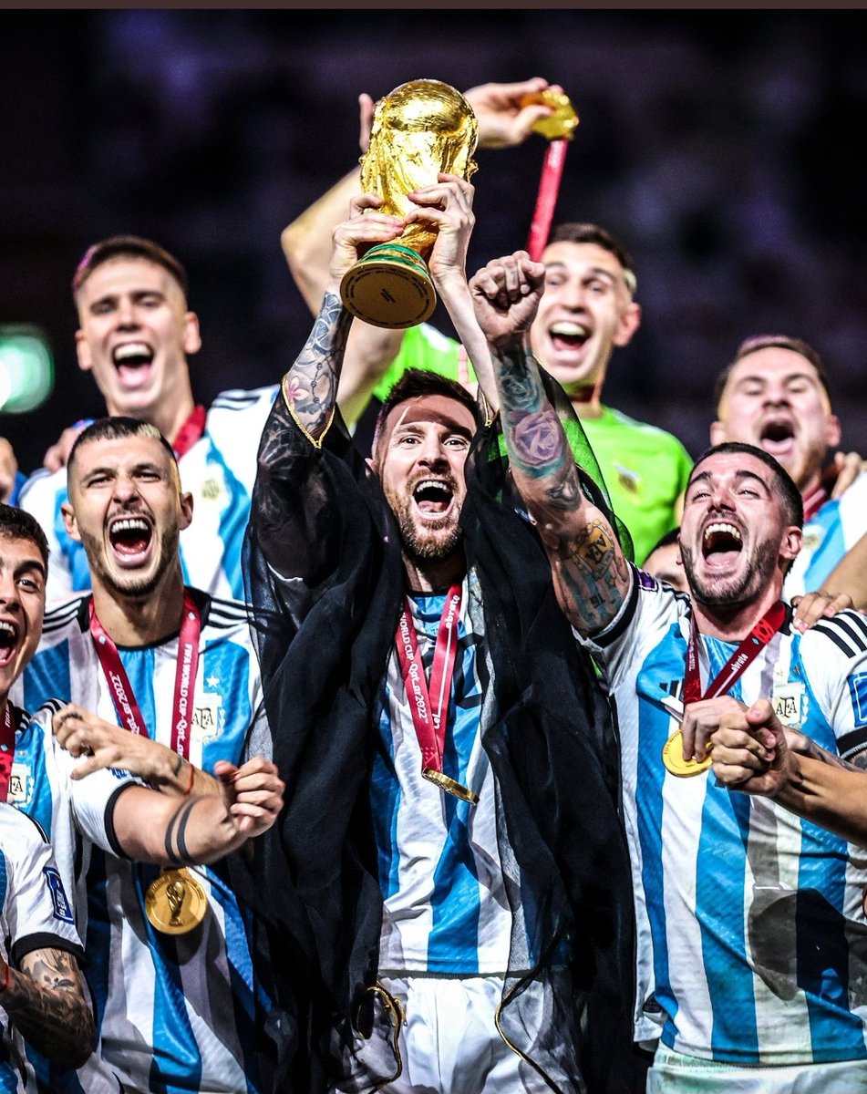 The Debate is Over. This is the worst world cup picture ever, why they make him wear that. The picture is supposed to be iconic in blue and white like Maradona smh.

#Messi #ArgentinaVsFrance #FIFAWorldCup #WorldCup #Messi𓃵