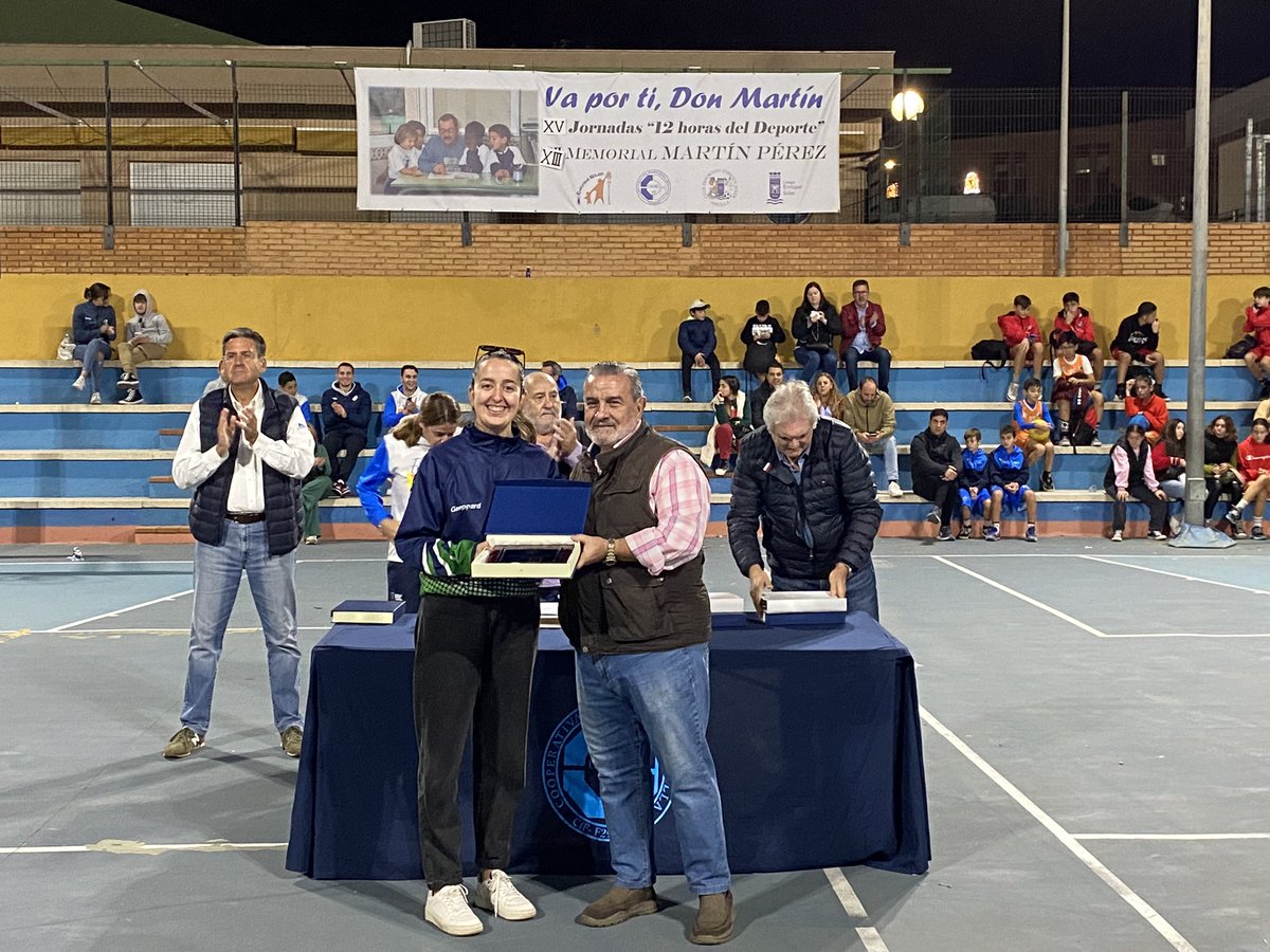 Y así concluye el XIII Memorial Martín Pérez, con la entrega de placas en agradecimiento a los participantes…. Muchas gracias @maritimomelilla @melillabcto @ClubSalle @FMBMELILLA y Buen Consejo por hacer de este día más especial y grande!!!!!