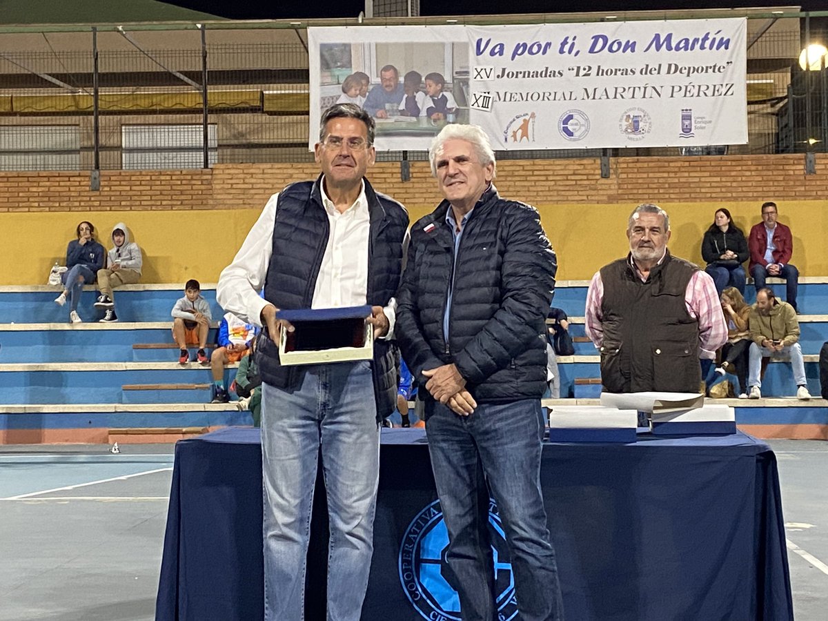 CAMESoler's tweet photo. Y así concluye el XIII Memorial Martín Pérez, con la entrega de placas en agradecimiento a los participantes…. Muchas gracias @maritimomelilla @melillabcto @ClubSalle @FMBMELILLA y Buen Consejo por hacer de este día más especial y grande!!!!! https://t.co/9OQQOHWWuD