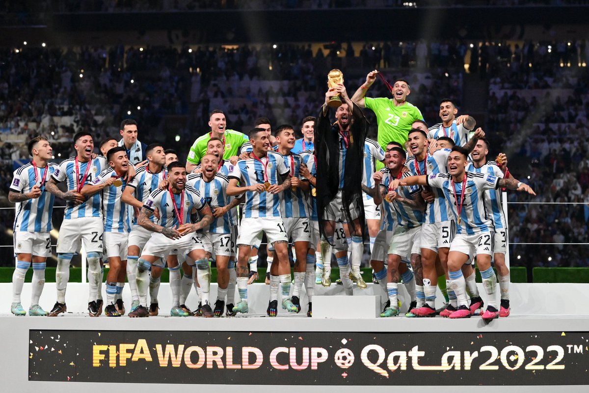 ¡Argentina! Qué clase de final nos han regalado, un juego en el que dejaron su corazón y alma. Estamos felices y orgullosos que la Copa del Mundial de Fútbol #Qatar2022 vuelva a Suramérica. Estoy seguro que mi amigo Diego está celebrando junto a nosotros. ¡Felicidades!
