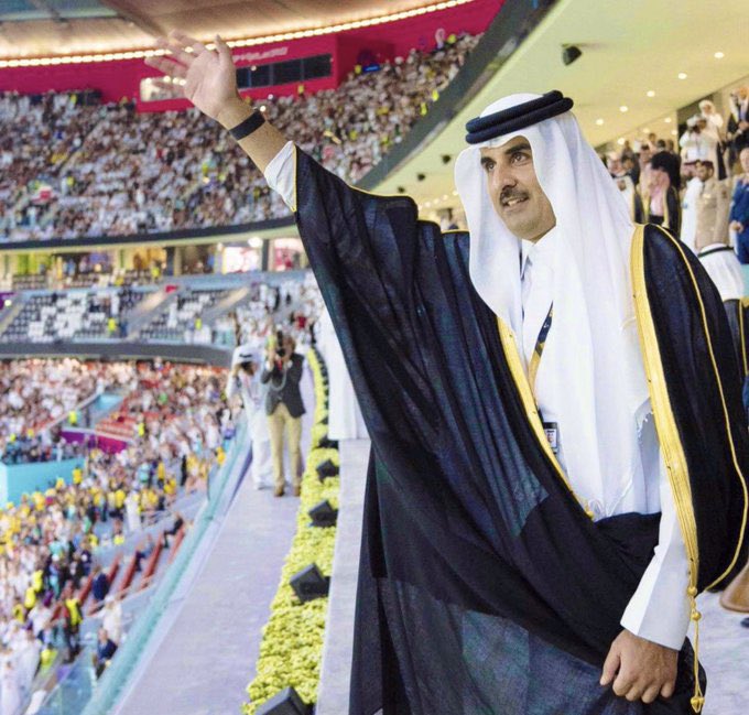 يحق لنا أن نفخر كخليجين بقطر ، إستطاعت بقيادتها ان تنظم #مونديال_قطر_2022 كأجمل وأروع مونديال منذ أول بطولة كأس عالم، التاريخ يحتفظ بالوثائق،البشت الخليجي هو صورة الذاكرة للاجيال القادمة #قطر_رفعتوا_الراس #الارجنتين #ميسي #Messi𓃵 #Argentina #شكرا_قطر #WorldCupFinal #تميم_بن_حمد
