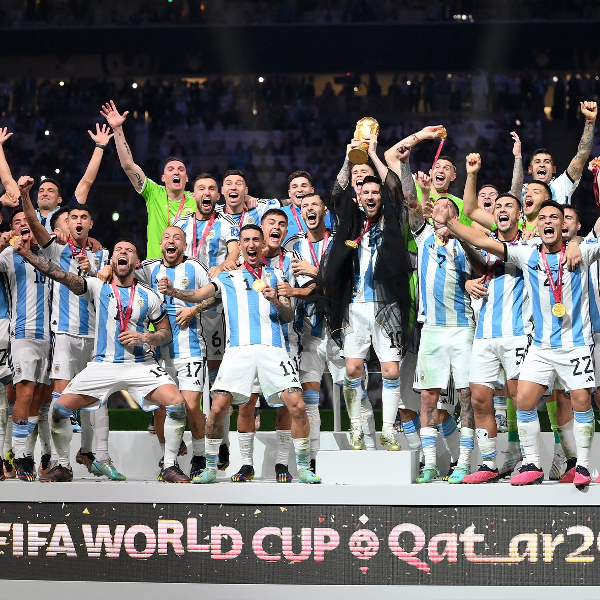 GustavoHArrieta's tweet photo. Campeones del Mundo!!!                      Correr, Jugar, Sufrir, Aguantar, Estar y Meter. Gracias, Selección @Argentina, por tanta Pasión, por tanta Entrega y por esta Enorme Alegría para Nuestro Pueblo. #VamosArgentina #ArgentinaCampeón https://t.co/Q67VdafWK6