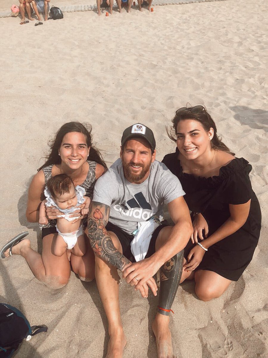 mgdelag's tweet photo. Fotito con el campeón del mundo 
@TeamMessi https://t.co/gMYjHtQP41