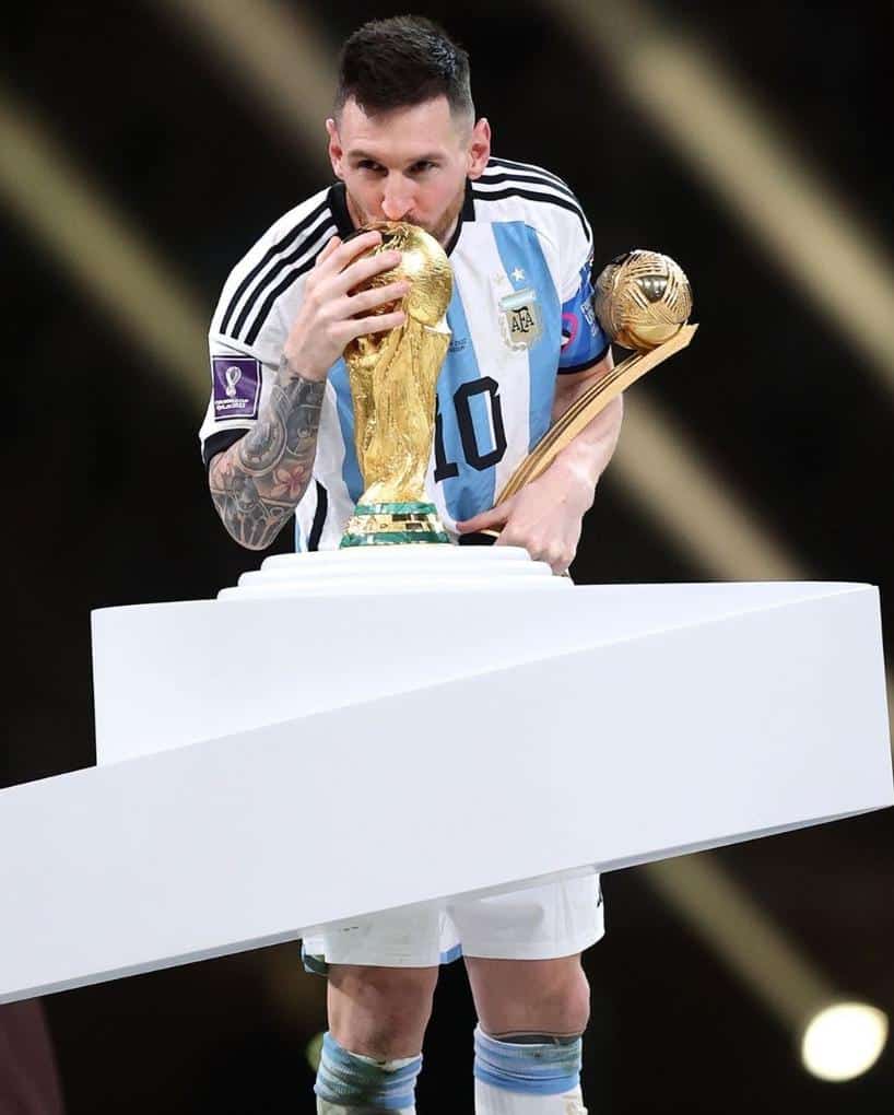 Pampu_ris's tweet photo. Nadie puede discutir que su majestad, LIONEL MESSI, es el GOAT ese debate falso sobre quien es el mejor ya no se puede sostener más. EL REY ABSOLUTO DE ESTA DISCIPLINA. https://t.co/DlIpWoHEmD