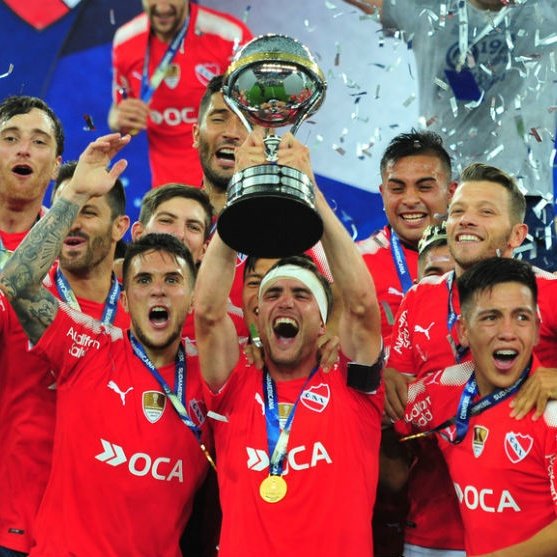 Independiente's tweet photo. Cinco años después.

@nico_taglia 😍

#TodoRojo 🔴 https://t.co/wG4Nwt2K34