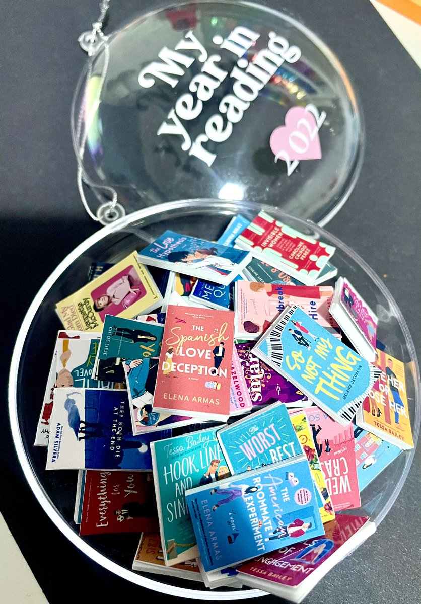 L A U R A 🌍 tweet media