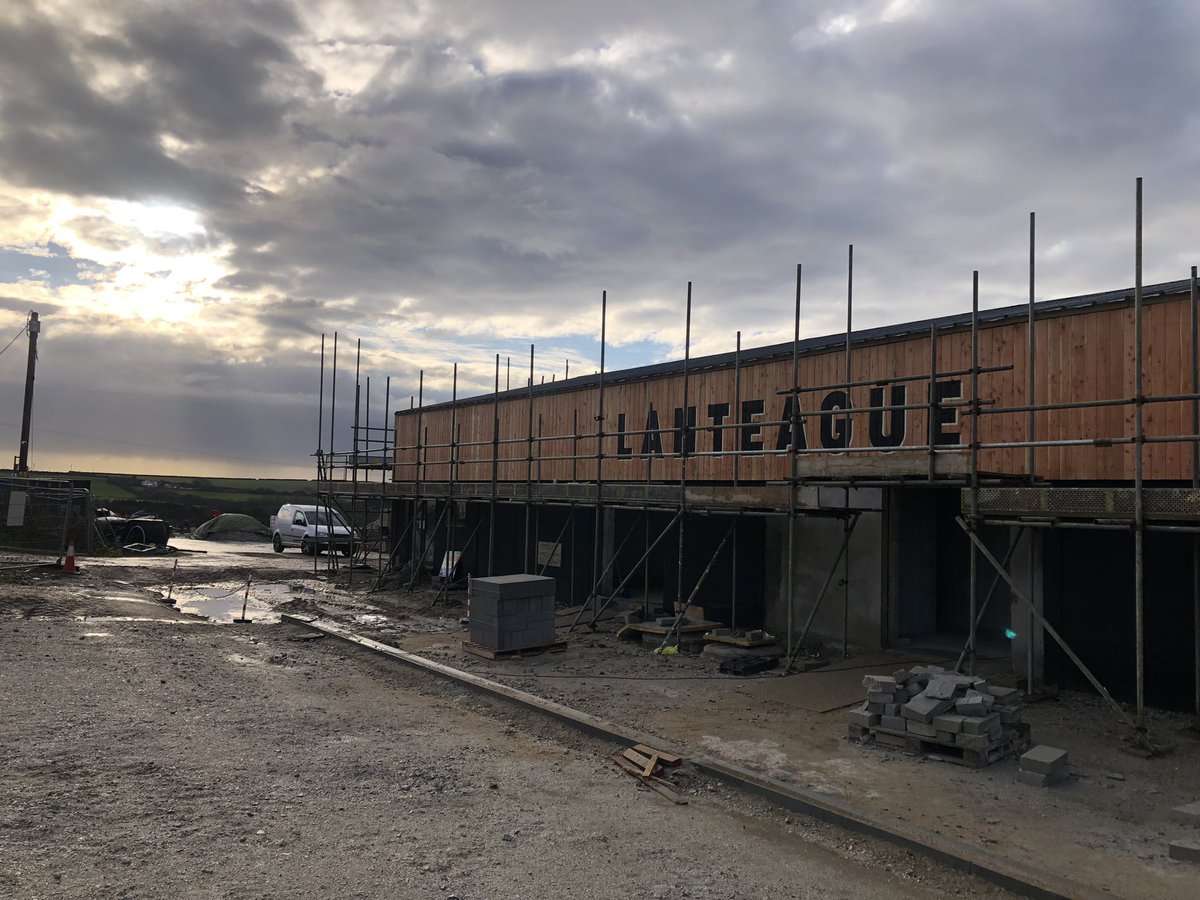 Well this was a biggie! 😊 #signwriter #cornwall #newquay #signpainter #handlettering #typography #handpainted