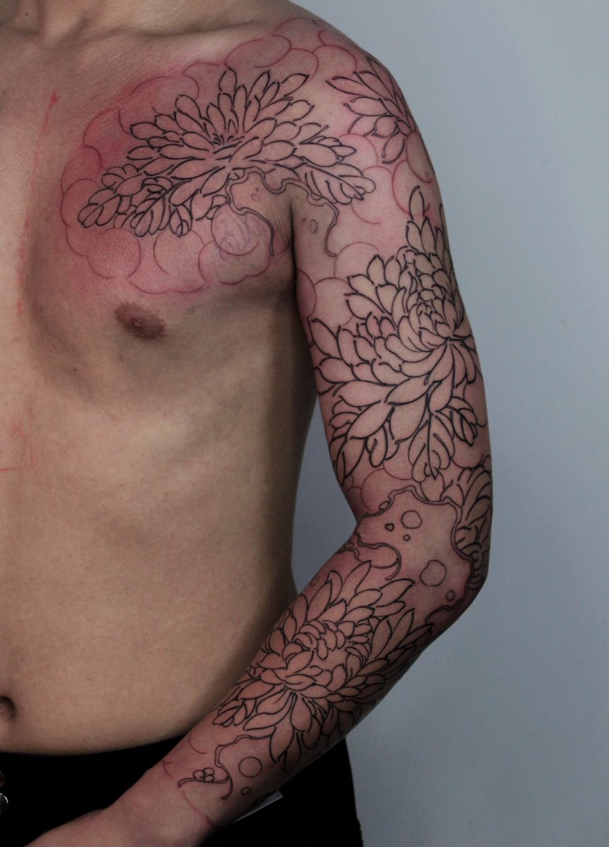 yintattoo's tweet photo. 宁波纹身 #纹身 #花臂 #tattoo #菊花纹身 #宁波 https://t.co/zsMPBkh1NW