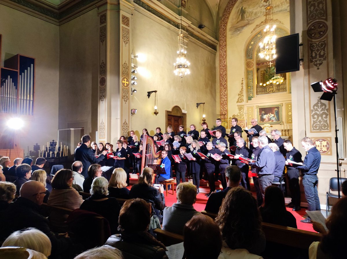 CambrilsCultura's tweet photo. Ara a l'Ermita de la MD del Camí la Coral Verge del Camí posa en escena el seu tradicional Concert de #Nadal 
#cambrilsmusica #cambrilscultura #coral #csnt @ajcambrils https://t.co/2isoyE6ceX