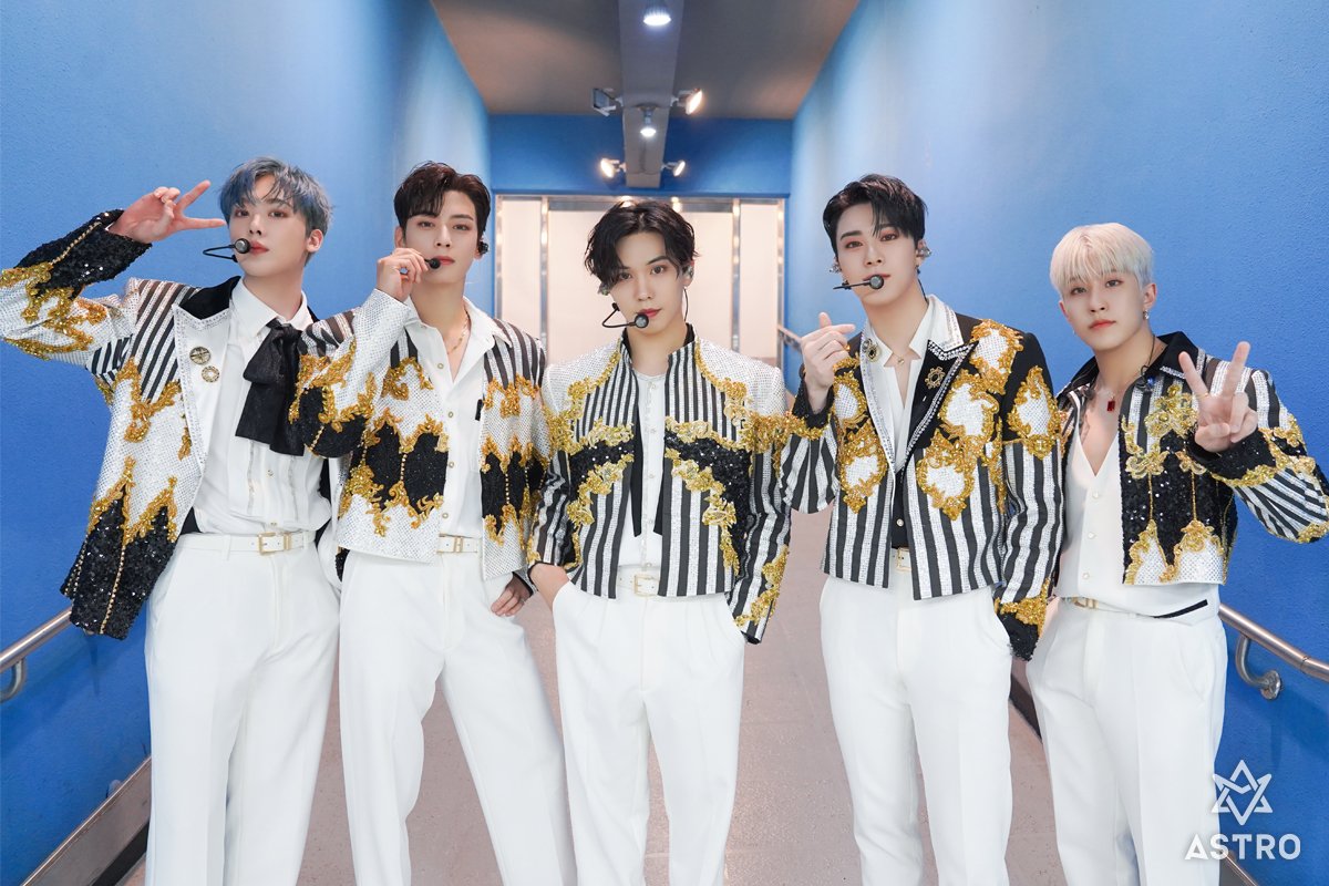 anahamochi's tweet photo. @TOP100KPOP I VOTE FOR
#CandySugarPop
#JustBreathe
#WHO
#Ghost_Town
#ASTRO #JINJIN_ROCKY #MOONBIN_SANHA
for #TOP100KPOPSONGS2022 https://t.co/mPA0A4j2tX