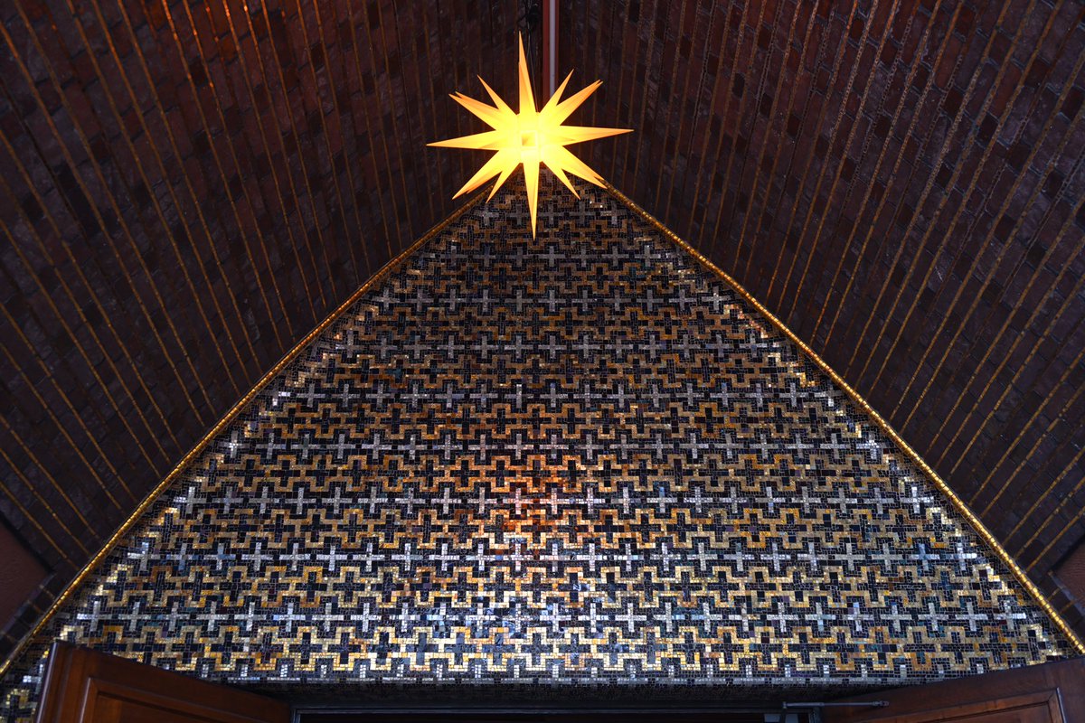 NiccoloTribolo's tweet photo. In Kirchen findet man mich eher selten. Aber #noonsong zum 4. Advent war schön.
#Berlin https://t.co/vlHucwgjwV