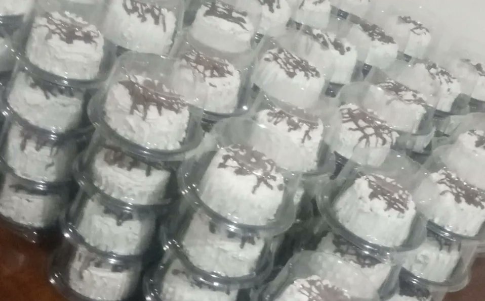 Mujer horneó 2 mil pasteles tras supuesto pedido pero nadie acudió a recogerlos

bit.ly/3V5T2Jl