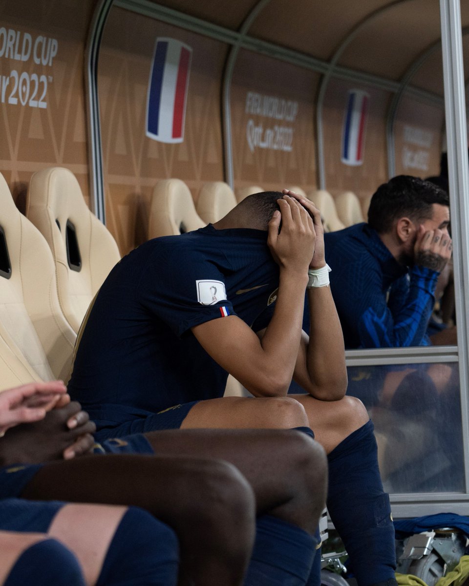 Tu peux garder la tête haute...

Tu nous auras fait vibrer. On est fiers de toi 💙

#ARGFRA | #FiersdetreBleus