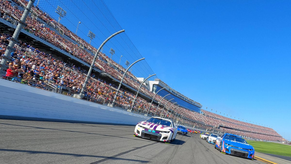 NASCAR's tweet photo. Soon. #DAYTONA500 https://t.co/uLNyqwHrsU
