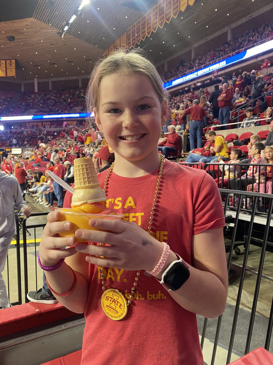 janeDubb5's tweet photo. Today it’s a #cyclonenation and #hiltonmagic. https://t.co/WSHvlcC13j