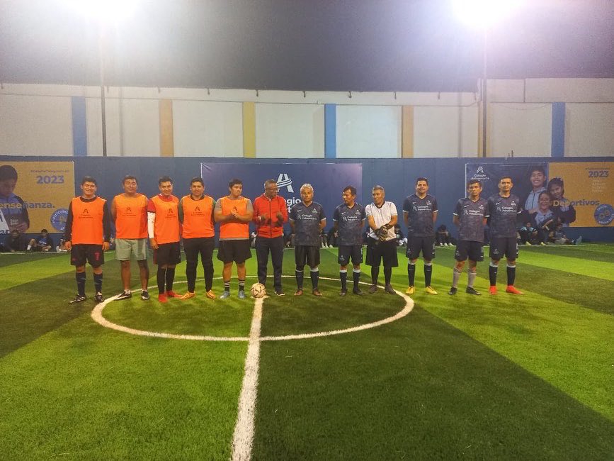 ColegioUnion's tweet photo. 👉 NEWS: En el marco de la Graduación 2022 anoche se inauguró una nueva cancha de grass sintético para beneficio de la gran familia del Colegio Unión. ⚽️🥅

#ColegioUnión #EstoEsEA #GrassSintético #ColegioSaludable #MásQueEnseñanza https://t.co/ill1MZHo8j