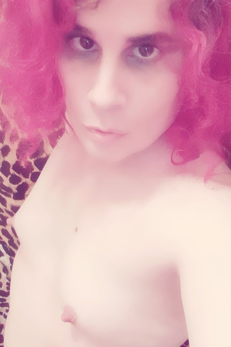linalinadarling's tweet photo. Uncensored. Not that there is much to see but I love my smol boobs. I am losing weight and want to keep *something* https://t.co/2Xpr75mlFZ