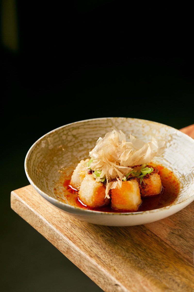 lambadaestudio's tweet photo. Saku Izakaya Madrid ya tiene web responsive y unas fotos riquísimas de sus platos. Decidimos diseñar algo sencillo pero muy visual para transmitir los valores de artesanía y tradición japonesa 
#diseñoweb
#kitdigital
https://t.co/xcXW1jvXeH https://t.co/aL8uSgQutS
