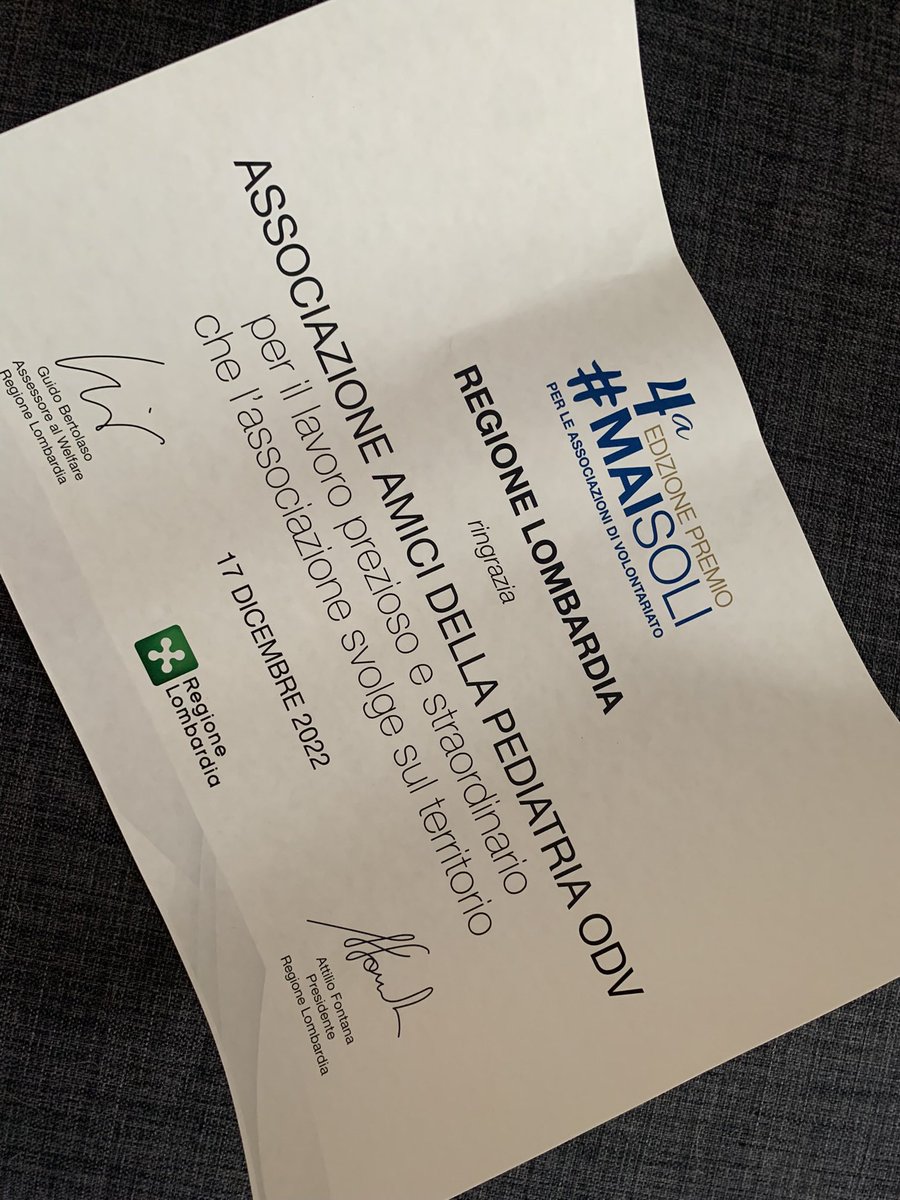 AmiciDellaPedia's tweet image. #AmiciDellaPediatria 💙 17 dicembre 2022 
4° Edizione Premio #MaiSoli per le Associazioni di #Volontariato della @RegLombardia 

Per @hpg23bg sono state scelte la nostra associazione e Associazione Cure Palliative Onlus♥️

GRAZIE 😍