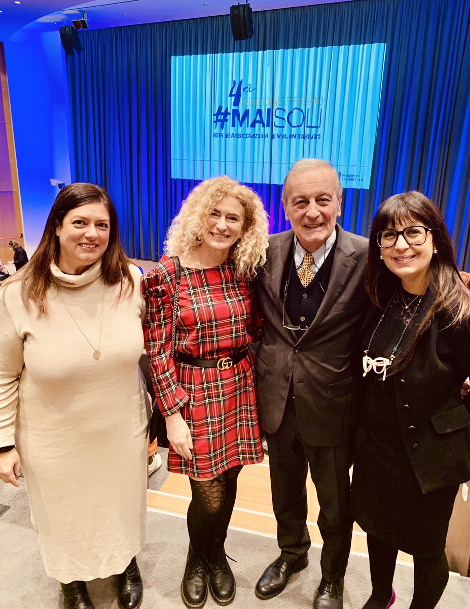 AmiciDellaPedia's tweet image. #AmiciDellaPediatria 💙 17 dicembre 2022 
4° Edizione Premio #MaiSoli per le Associazioni di #Volontariato della @RegLombardia 

Per @hpg23bg sono state scelte la nostra associazione e Associazione Cure Palliative Onlus♥️

GRAZIE 😍