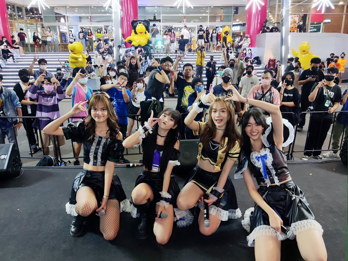 KissKitsune_'s tweet photo. ขอขอบคุณงาน HAPPY COUNTING STAR SHOW ที่ชวนพวกเรามาร่วมสนุก และขอบคุณแฟนคลับทุกคนที่มาเชียร์กันน

#KISSKITSUNE #KISSKITSUNEOFFICIAL #ASIAIDOLS #MrFox #MrFoxtoken #UNIONCOUNTINGSTAR #UNIONMALL #ยูเนี่ยนมอลล์ #UNIONCOEVENTMALL #UNIONCOEVENTSPACE #UNIONCOEVENTSTUDIO  #idolshow https://t.co/TVatcLohXl