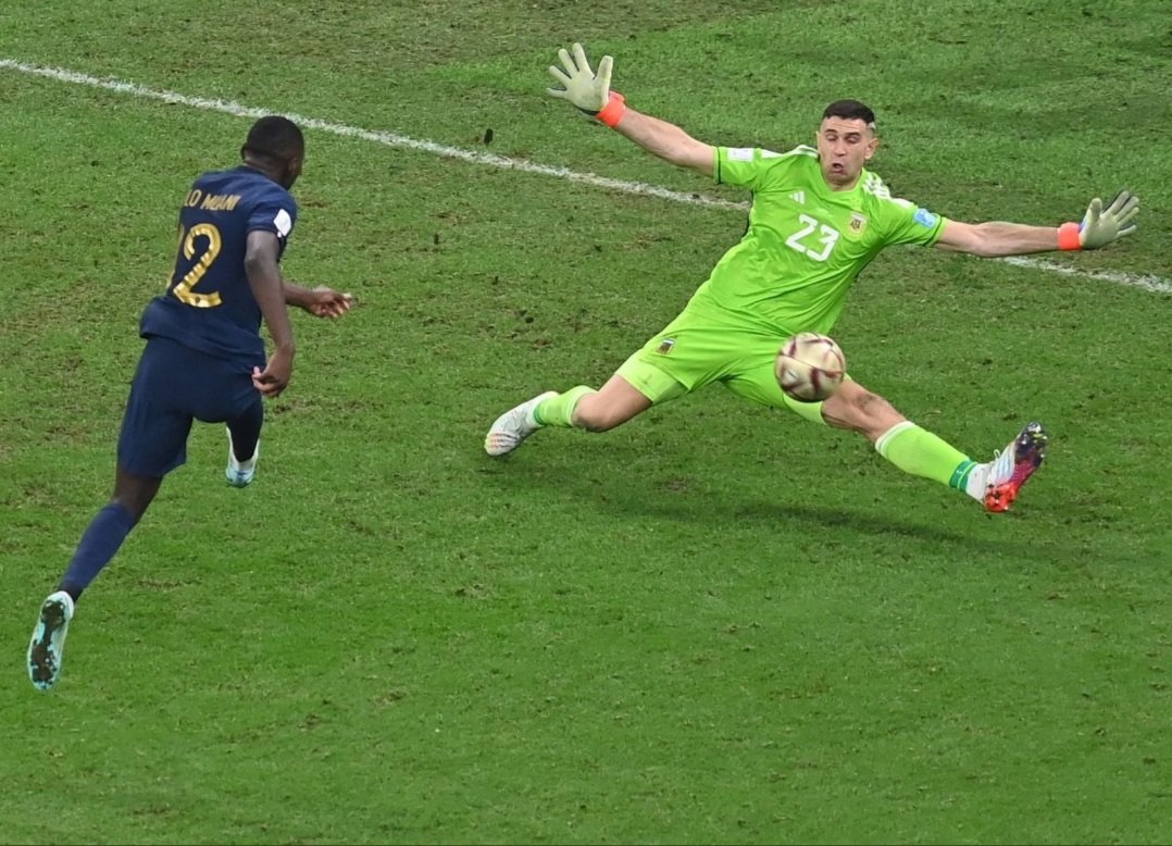 sztajnszrajber's tweet photo. Grité esta atajada más que a los goles... https://t.co/riLzBJw9CU