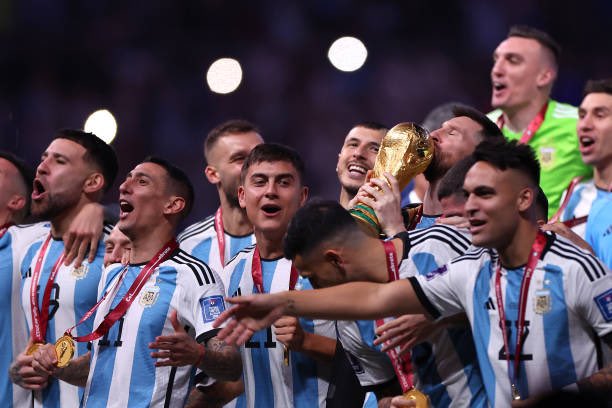 alimo_philip's tweet photo. 🇦🇷Lionel Messi at the FIFA World Cup;

🇩🇪2006
👕3 apps
⚽️1 goal
🅰️1 assist

🇿🇦2010
👕5 apps
🚫0 goals
🅰️1 assist

🇧🇷2014
👕7 apps
⚽️4 goals
🅰️1 assist

🇷🇺2018
👕4 apps
⚽️1 goal
🅰️2 assists
 
🇶🇦2022
👕7 apps
⚽️7 goals
🅰️3 assists
 
🏟️2 Finals
🏅2 Golden Balls
🏆1 World Cup Trophy https://t.co/wwMLeXklc6