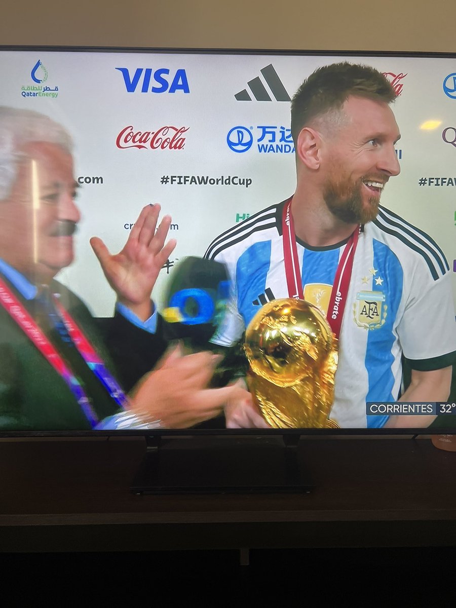 Ezschedule's tweet photo. Gracias infinitas capitán… a vos Messi, al director técnico y al equipo por la enorme alegría que le han regalado a los argentinos “andá pa’alla bobo”
#andapayabobo #argentina #campeon https://t.co/ir3GiFdDwa