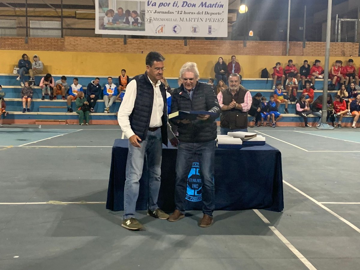 maritimomelilla's tweet photo. Nuestro presidente @maritimomelilla ha participado en la clausura del Memorial Martín Pérez @CAMESoler https://t.co/vvZaMKj8U3