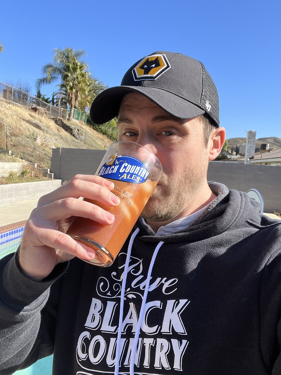 Did not intend to entirely represent the black country when I got dressed today but here we are. #wwfc