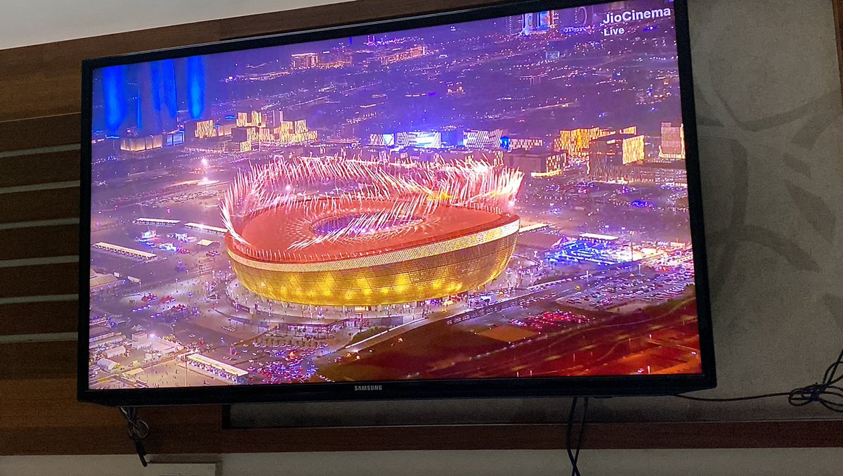 escapism_31's tweet photo. What a way to End this World cup , Can't get any better than this.
Heart-stopping FINAL 🔥
LEO MESSI and his MAGIC.
Goat debate was never there !!!
8th Ballon d'or loading 😉😉😉
#FIFAWorldCup2022 #Messi𓃵 https://t.co/vpV0ANm2mC