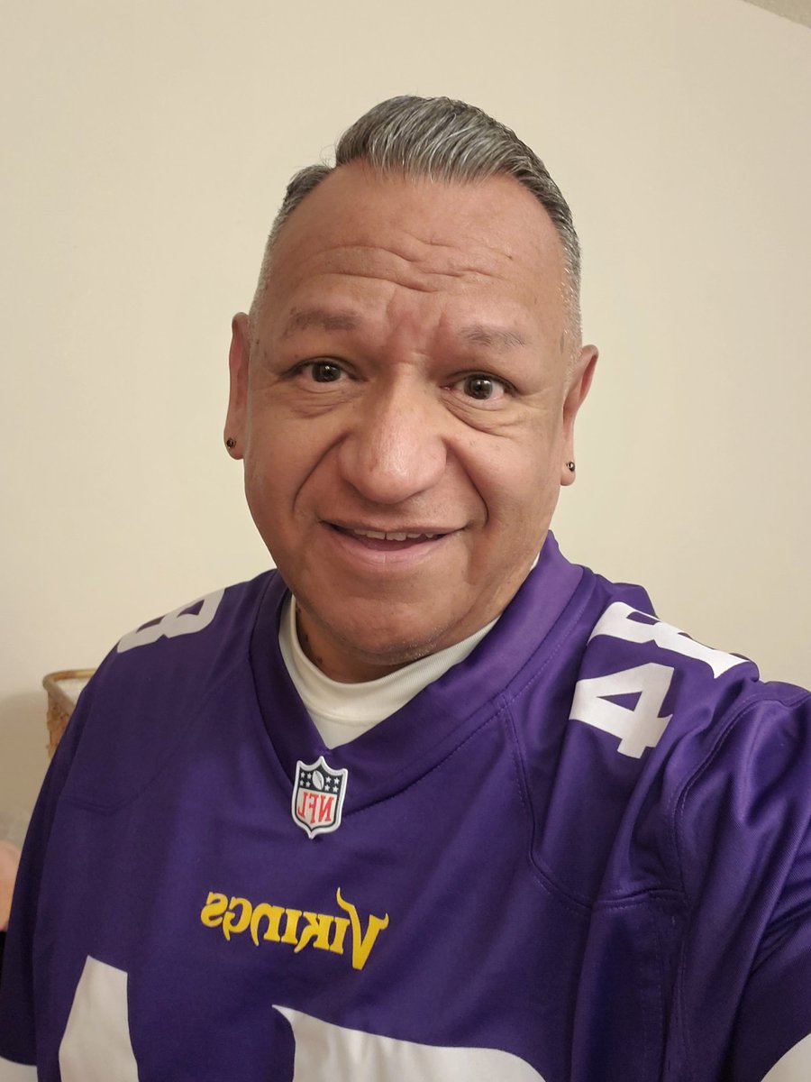 kidrogerg's tweet photo. The feeling when your team wins the division! SKOL BABY!! https://t.co/OgJYeTxyC7