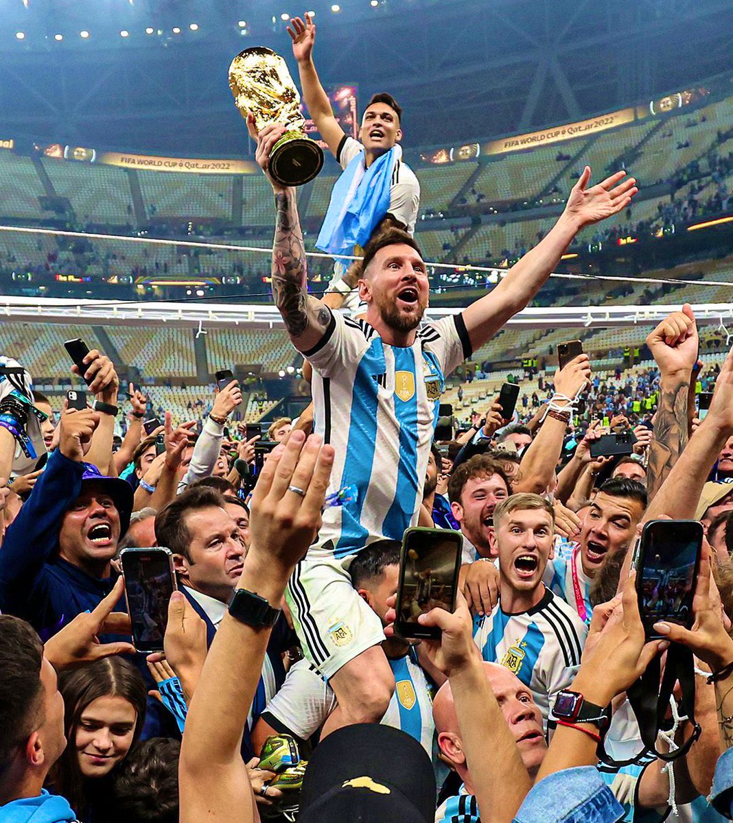 sportbible's tweet photo. Cut from the same cloth ❤️🇦🇷 https://t.co/iaU6zOo4Iq