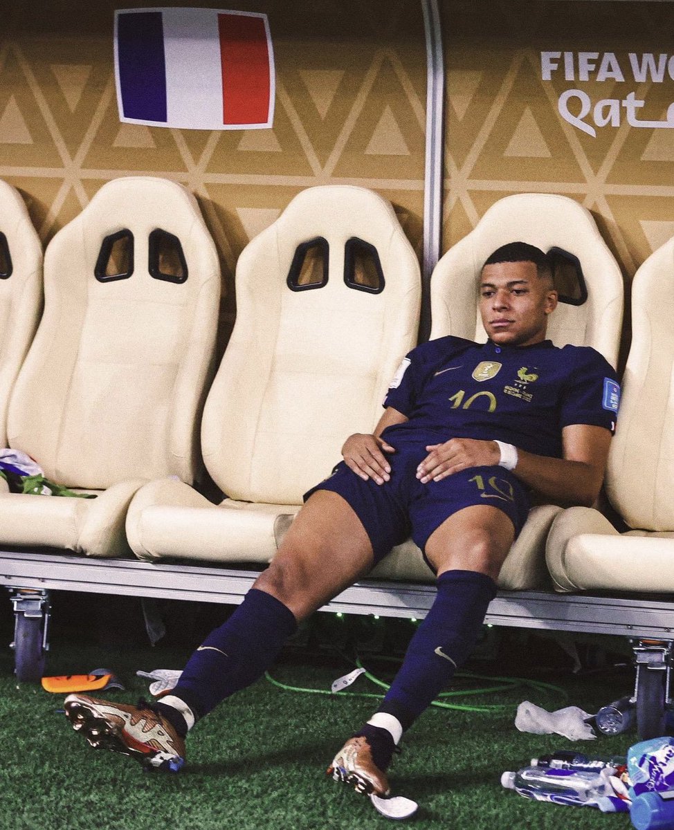 gradecricketer's tweet image. "Pour baise sake les garçons!”