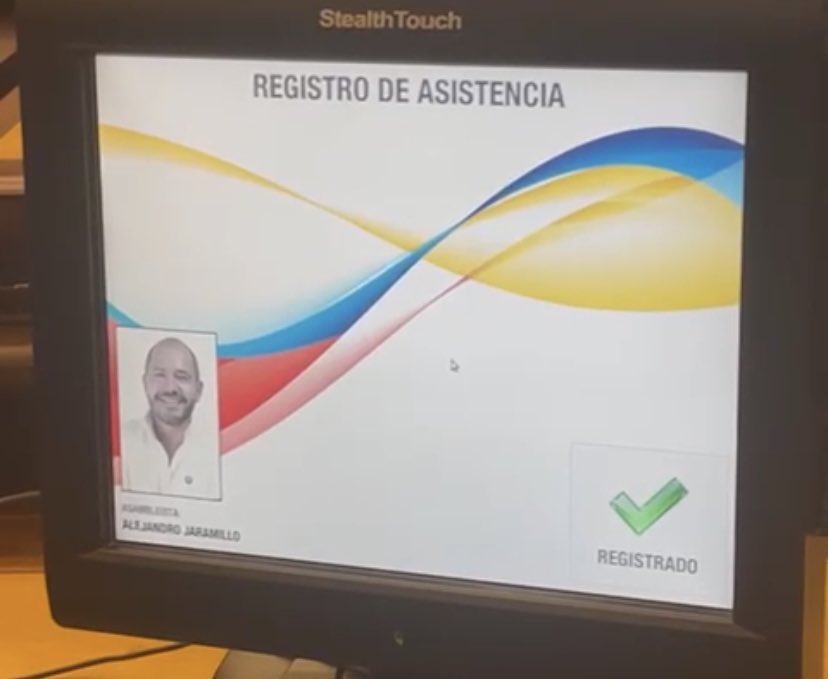 JaramilloG_A's tweet photo. Si, somos la @AsambleaEcuador del 0%.

Sin credibilidad, sin prioridades y sin vergüenza alguna. Debíamos debatir en segunda instancia la reforma para fortalecer las instituciones y la SEGURIDAD. Pero a la nueva mayoría no le interesa; solo buscan sus beneficios. 

¡Así estamos! https://t.co/rY9ZKfbEb2