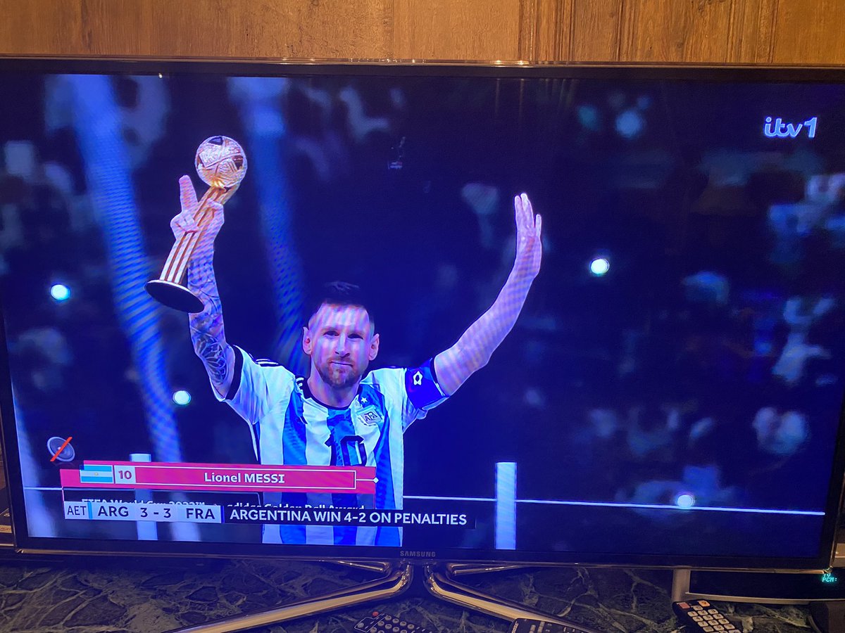 MESSI! 

No one UNITES the world in joy and celebration like you do! 
The world wished for you success

Thank you for making the game more beautiful. 

Congratulations, Argentina!