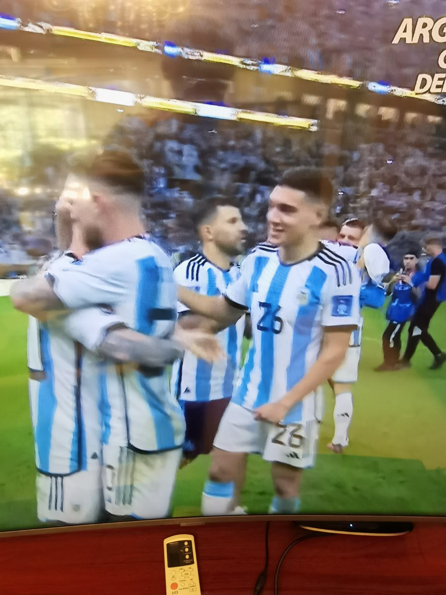 Felicidades #Argentina. Y gracias por esta alegría del tamaño del mundo que nos hace sentir a Nuestra América en el centro del pecho. #Cuba celebra tu victoria como propia.