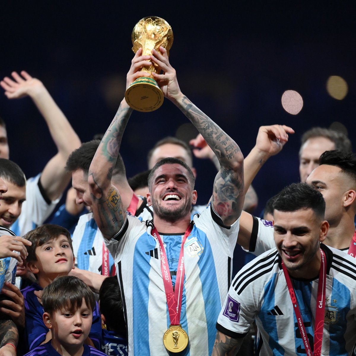 fifaworldcup_es's tweet photo. Motorcito 🇦🇷🏆

@rodridepaul | #CopaMundialFIFA https://t.co/7r9TMREXHB