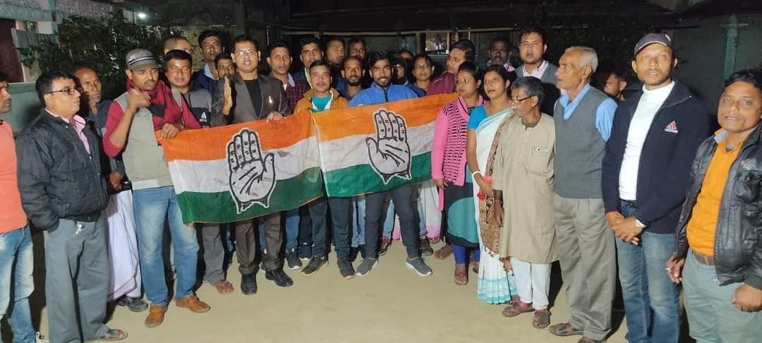 RakhuDasTPYC's tweet photo. During Youth Jodo Booth Jodo campaign, today 80 Voters joined congress from CPIM at saiderpar, Word No 7 in #FatikRoy Assembly. I welcomed them into the Congress Party. https://t.co/oIOxZ2xLZG