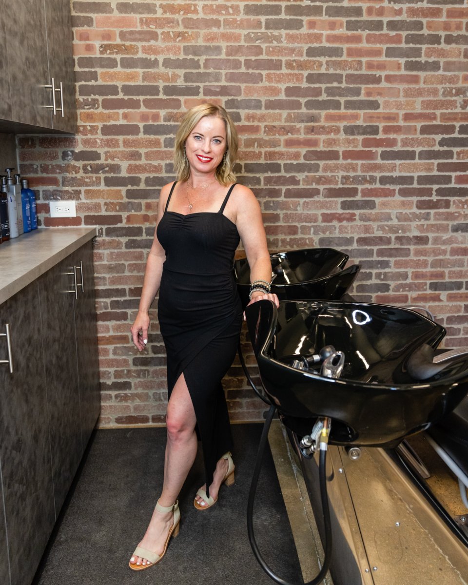 LoveHairCO's tweet image. Looking to try something new for the holidays? Our team of experienced stylists is ready to work their magic. #GreenBusiness #ColorAndDesign #Balayage #Haircuts