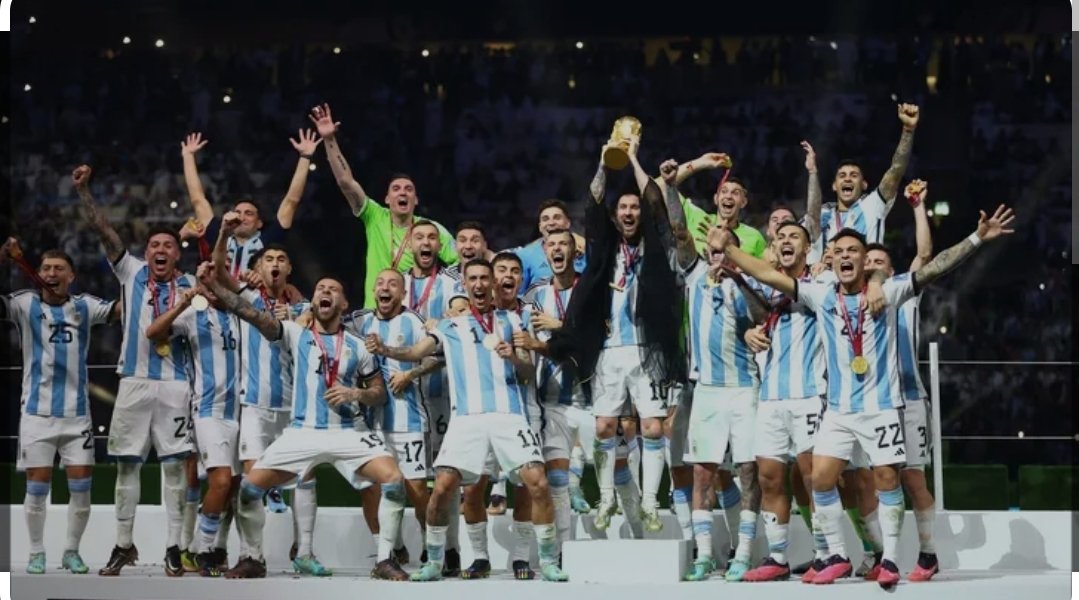 InesBalcarce's tweet photo. #ArgentinaCampeon, y las y los "vulgares" festejamos
💓🇦🇷💓 https://t.co/TKLJmtlPlX