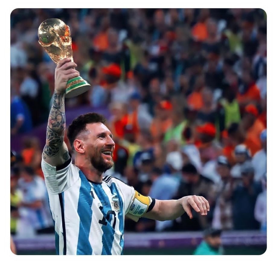 ayouubb27's tweet photo. 𝐋𝐞𝐨 𝐦𝐞𝐬𝐬𝐢 𝐡𝐚𝐬 𝐞𝐧𝐝𝐞𝐝 𝐭𝐡𝐞 𝐆𝐎𝐀𝐓 𝐝𝐞𝐛𝐚𝐭𝐞 𝐚𝐧𝐝 𝐰𝐨𝐧 𝐭𝐡𝐞 𝐰𝐨𝐫𝐥𝐝 𝐂𝐮𝐩 🏆 https://t.co/k4hnNX9ZQt