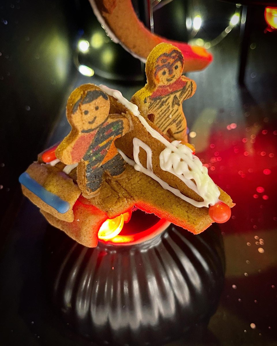 evieengland's tweet photo. After the end of our @7thRule re-watch of #Deepspacenine made a last minute decision to make a kitschy gingerbread inc.Nog &amp; Jake runabout &amp; timeless prophet @IraStevenBehr to honour this legendary show!

Have a wonderful deep space nine everyone!

Disclaimer:I did use a stand! https://t.co/JNsBg3Z8AC