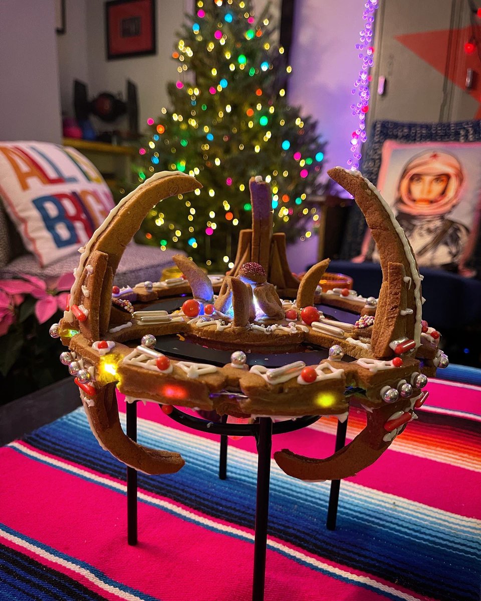 evieengland's tweet photo. After the end of our @7thRule re-watch of #Deepspacenine made a last minute decision to make a kitschy gingerbread inc.Nog &amp; Jake runabout &amp; timeless prophet @IraStevenBehr to honour this legendary show!

Have a wonderful deep space nine everyone!

Disclaimer:I did use a stand! https://t.co/JNsBg3Z8AC