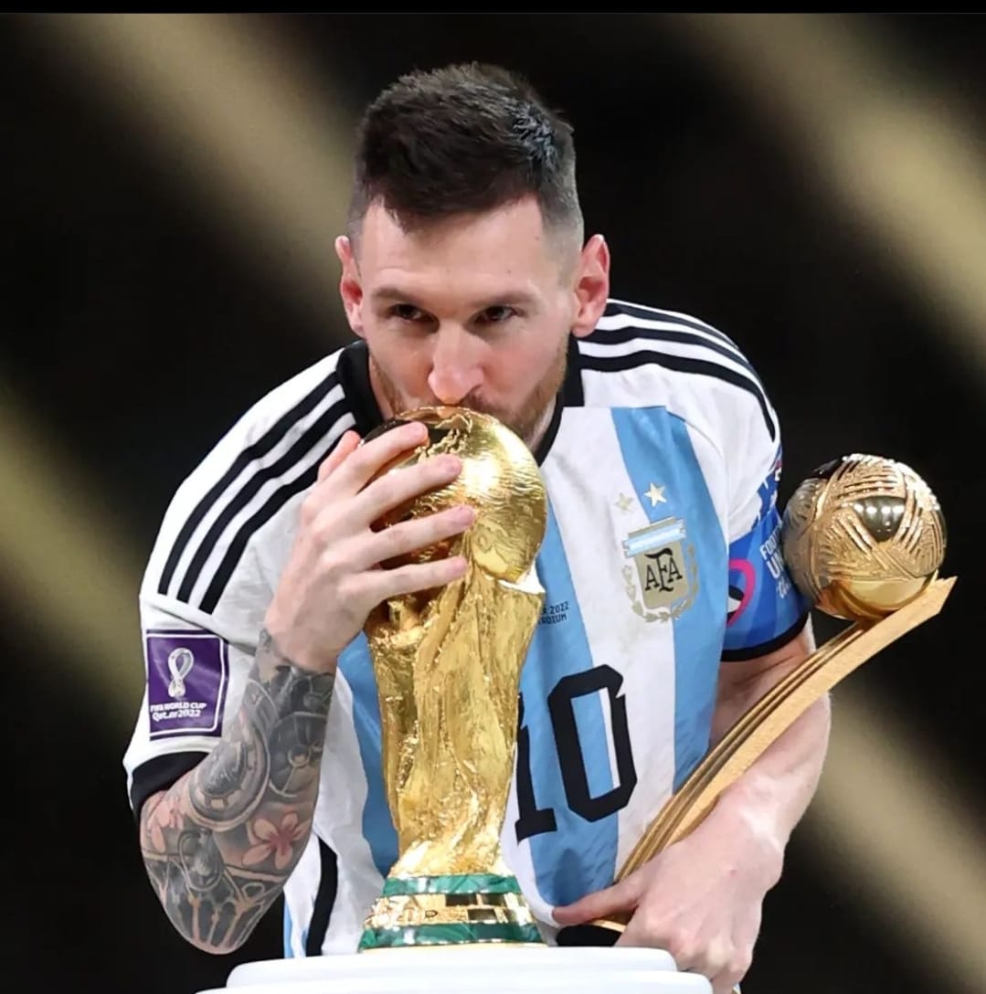 RohitNS4's tweet photo. The little boy from Rosario, Argentina has finally done it! There was never any doubt. Truly the #GOAT𓃵 ! https://t.co/JFqHqbWV8n