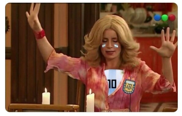 mar_x_2's tweet photo. Yo, esperando el comunicado oficial que anuncia feriado nacional mañana. https://t.co/p0X8UIfHsw