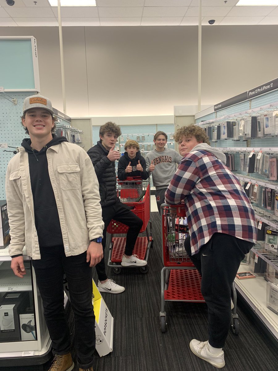 cobras1516's tweet photo. 17U Cobras getting their holiday shopping done today! So grateful to be able to give back to our community. @Columbus_Cobras @DeSalesBaseball @WhetstoneBraves @TW_Baseball @WCbaseball21 @GahannaBaseball https://t.co/J7jrKeY0WS