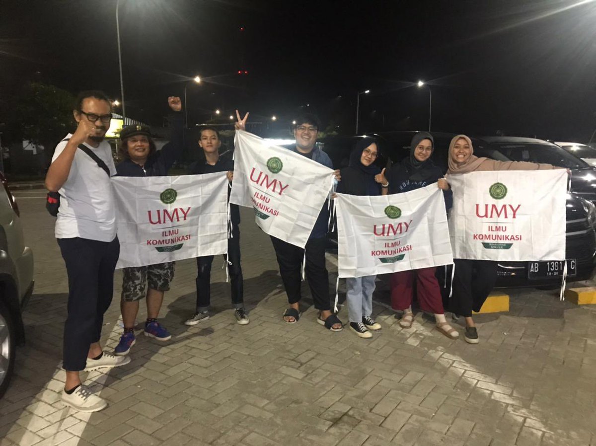UMJT_Madiun's tweet photo. Menuju Silaturahmi Nasional (Silat) Asosiasi Pendidikan Ilmu Komunikasi Perguruan Tinggi Muhammadiyah dan 'Aisyiyah (APIK PTMA) di UMSIDA Sidoarjo. Terpantau tim @komunikasiumy @UMYogya menuju Sidoarjo 🚌
#APIKPTMA #Komunikasi
@diktilitbang @UMSIDA1912 🔥 https://t.co/qzOPKZuuZo