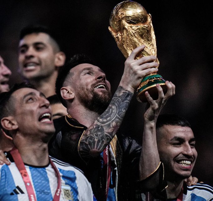 suryanachu1's tweet photo. after 36 years, Leónio Messi's Argentina wins the World Cup. Congratulations to Argentina, the 2022 World Cup champions.
Fifa world cup 2022 qatar ends with History

#ArgentinaVsFrance #FIFAWorldCup #greatestofalltime
#leonelmessi https://t.co/lKGvOsIKiV