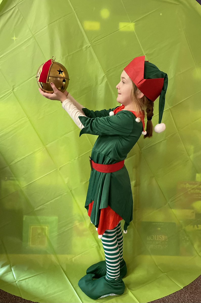 MsCargillHES's tweet photo. A special gift for a dinosaur loving little girl and her family, using a dollar store table cloth and @DoInkTweets! https://t.co/N6rcwvbnPc